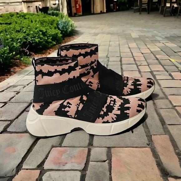 Juicy Couture Black and Pink Ankle Boots - Picture 3 of 12